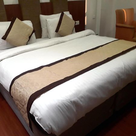 Airport Hotel Golden Bliss Near Delhi Airport Ню Делхи Екстериор снимка