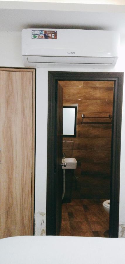 Airport Hotel Golden Bliss Near Delhi Airport Ню Делхи Екстериор снимка