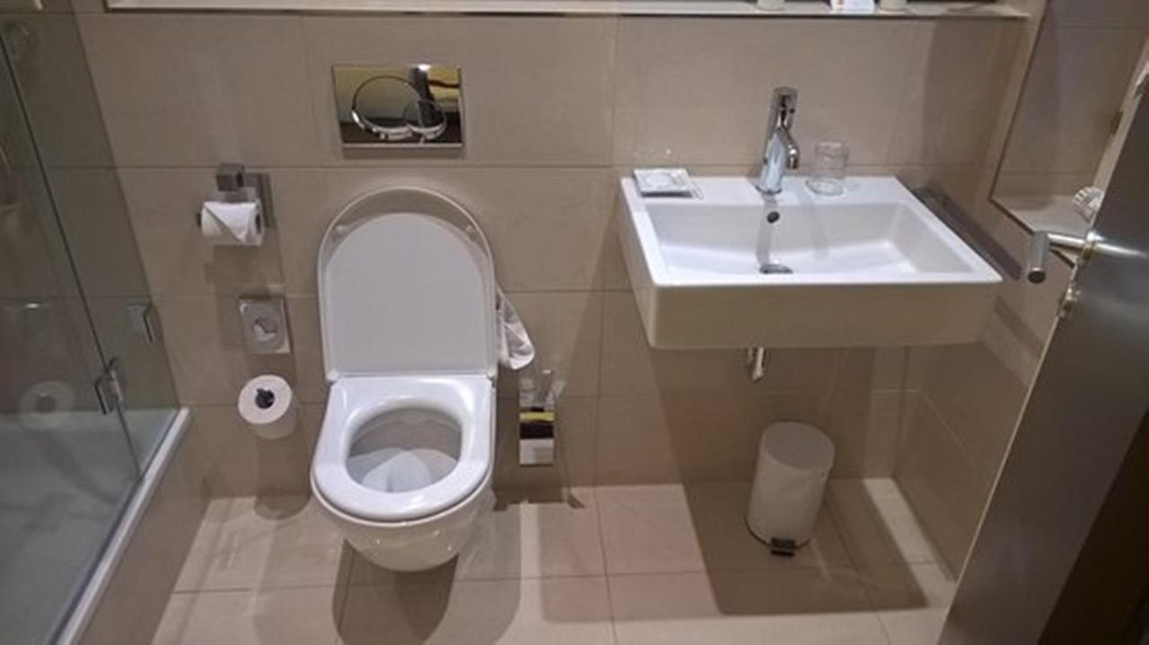 Airport Hotel Golden Bliss Near Delhi Airport Ню Делхи Екстериор снимка