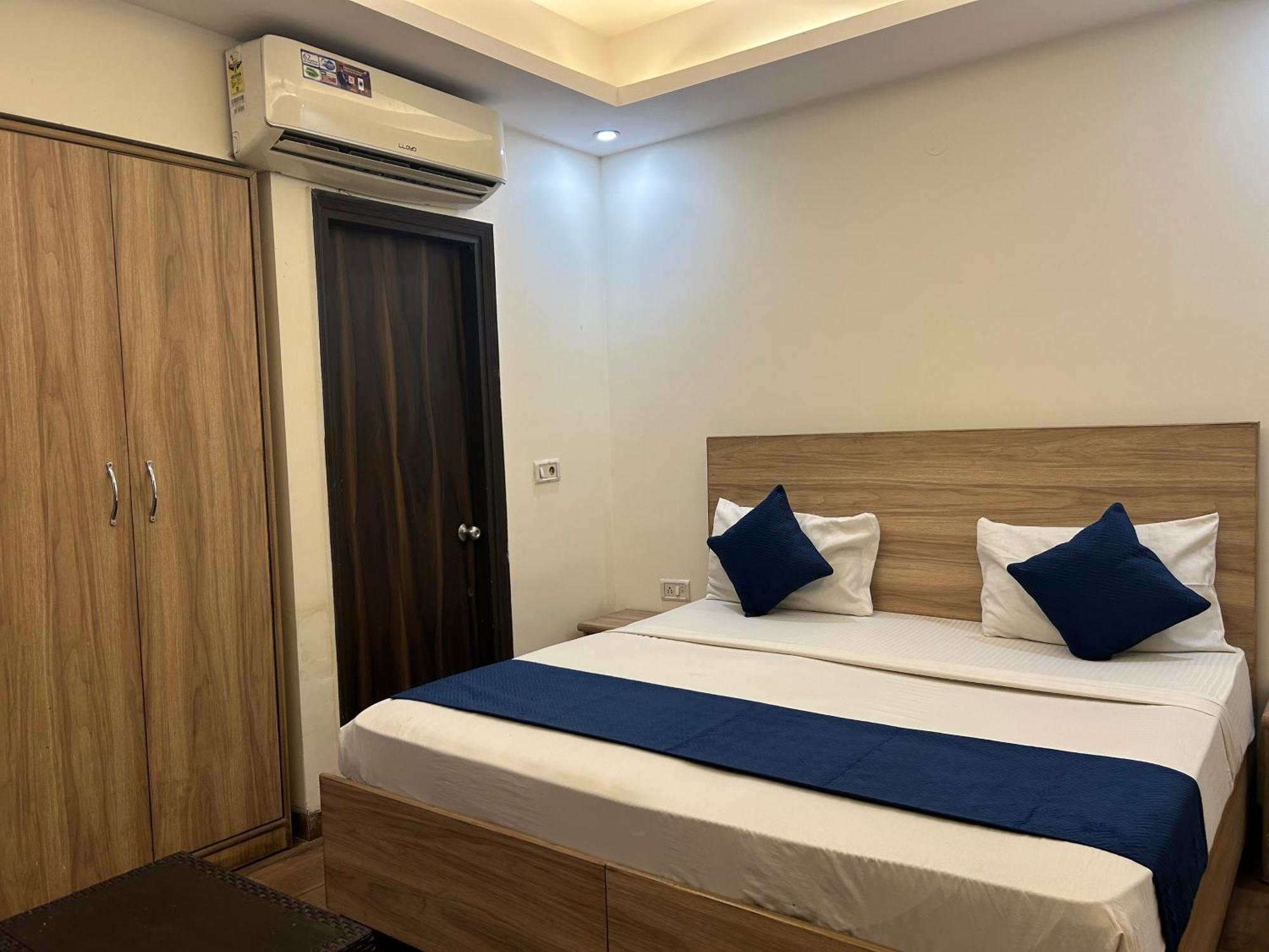 Airport Hotel Golden Bliss Near Delhi Airport Ню Делхи Екстериор снимка